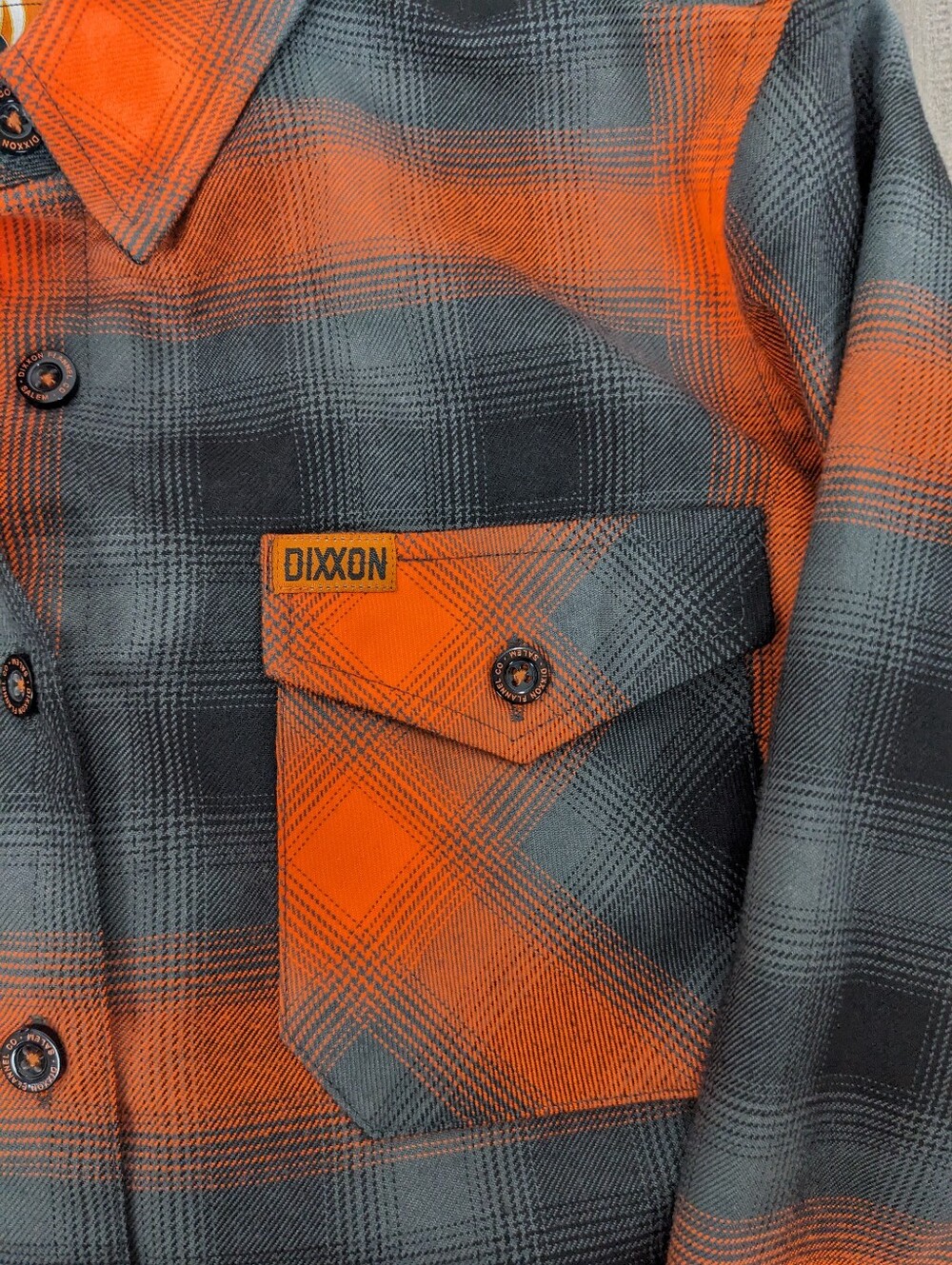Dixxon Flannel Company Women's Shirt Salem Size Medium - Picture 6 of 15